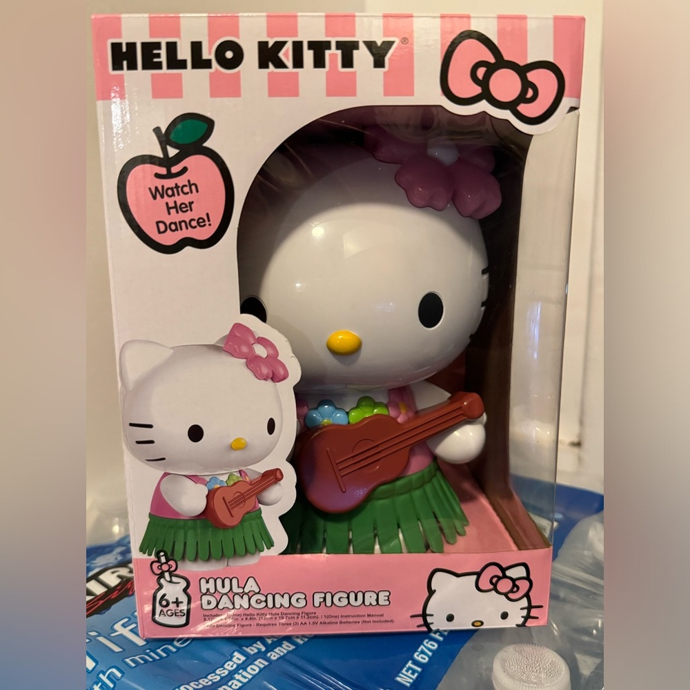 Hello Kitty Hola Dancing figure